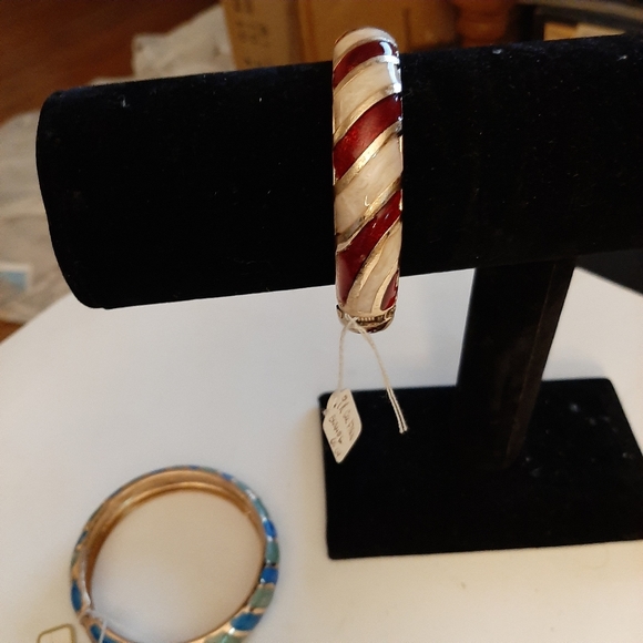 Ladies jewelry(cuff) - Picture 8 of 8